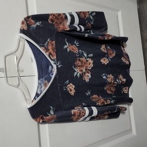 Juniors floral tee